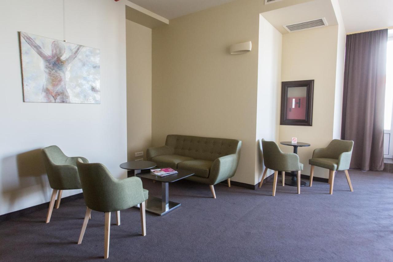 Hotel Grand Hedonist Pancevo Exterior photo