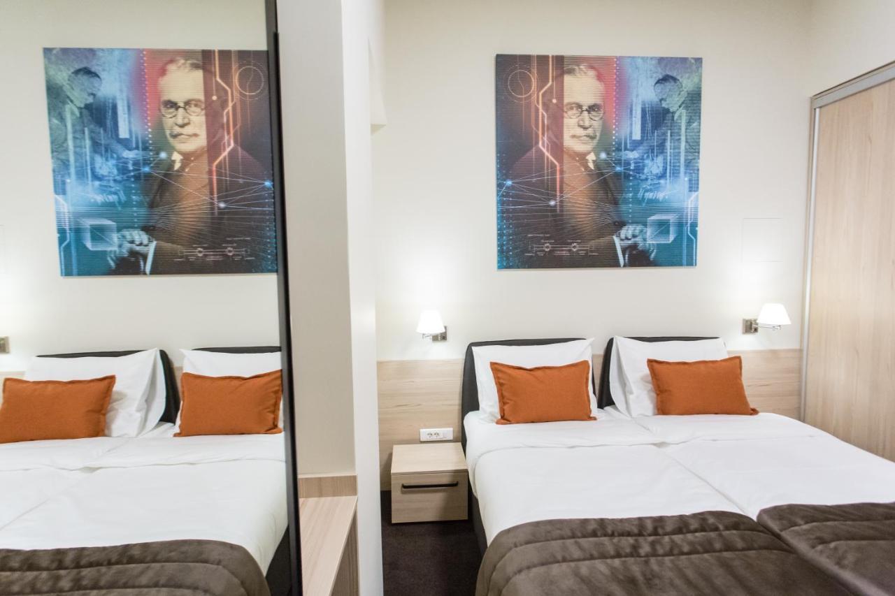 Hotel Grand Hedonist Pancevo Exterior photo