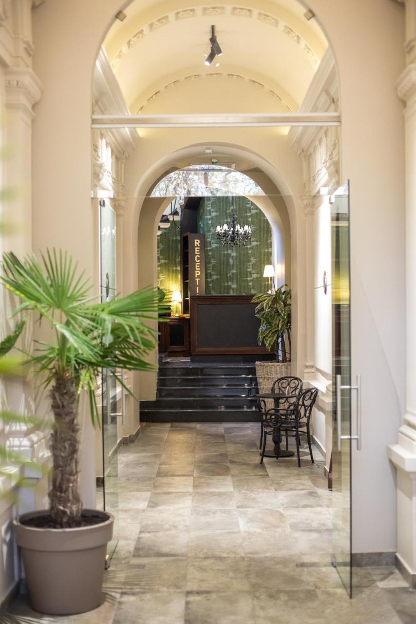 Hotel Grand Hedonist Pancevo Exterior photo